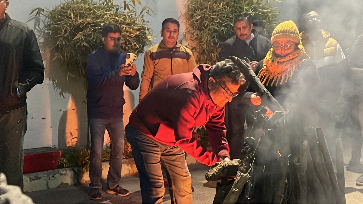 sdeievent's tweet photo. The final gathering at Shivalik Tower, passing on the torch to #KTower - many milestones, memories and new ones on the horizon @smartDataIncLtd https://t.co/VUUHRm2GLX
