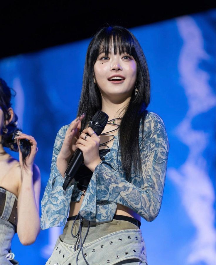 “etsss tidak hanya itu katanya kak Ersya ada yang perlu di omongin nih ada apa sih kak?” ucapnya sambil menoleh ke arah kak Ersya yang berdiri di samping ku

<a href="/shimjtake/">Jake.</a>