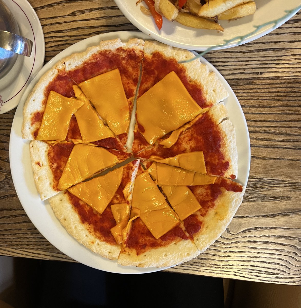 Hannah Holden tweet media