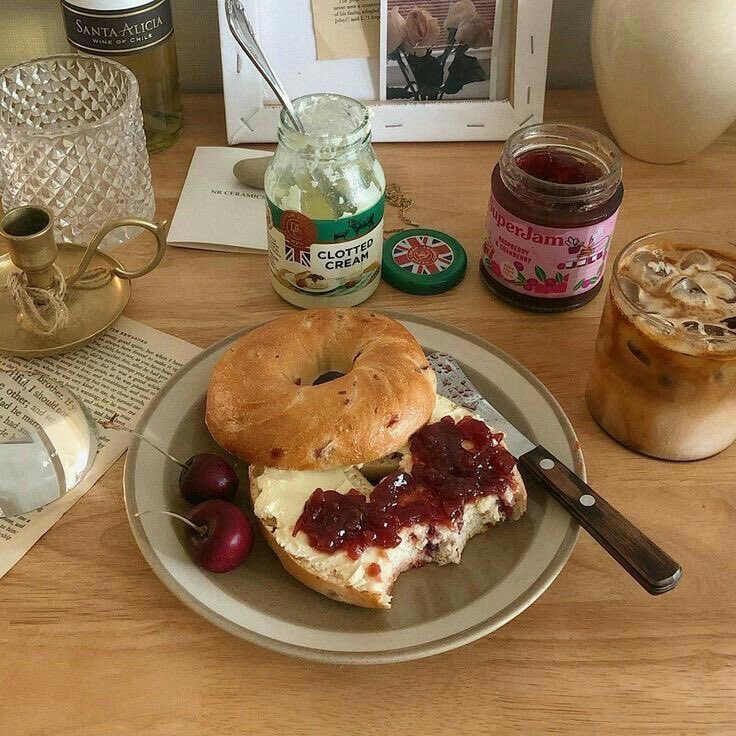 chanelkake's tweet photo. breaky ♡ https://t.co/eAuRoPQ8oY