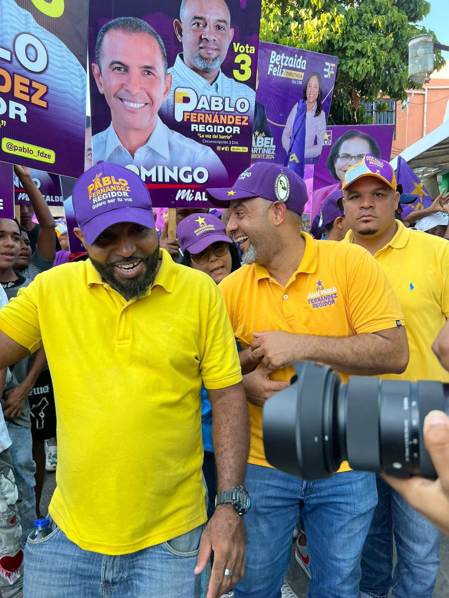 Pablo_Fdze's tweet photo. El Barrio #27DeFebrero se desbordó en apoyo contundente a nuestro próximo Alcalde @DomingoContreras_ y claro a su Regidor #PabloFernandez.

¡Vamos a GanAr! ¡El Distrito es de Domingo!

#DomingoAlcalde #MiAlcalde #PabloFernandezRegidor https://t.co/DfJUSAqOY9