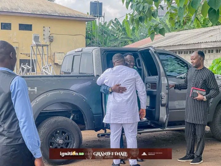 hotrumuahia1's tweet photo. |ARRIVAL|
 
We are glad to have Rev. Don Odunze  and we are ready to receive from your well of knowledge and insight in God as you minister to us.

#Arrival
#Ignition 
#Unstoppable
#Grandfinale
#Hotrumuahia 
#hotr
#Hotronline https://t.co/MLi0O59vC2