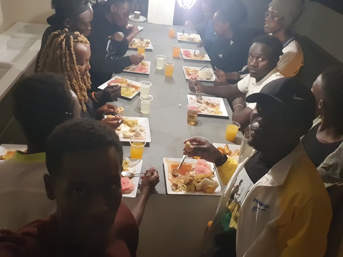 elvo_king's tweet photo. "Fueling our code with bytes and bites at the hackathon supper table. ๐ป๐ @lewis62322093 #icphackerhouse #spilloverhackathon @Priscah_Dusk @ven8462 @icphackerhouse @21kamau https://t.co/u4mN40dyx9
