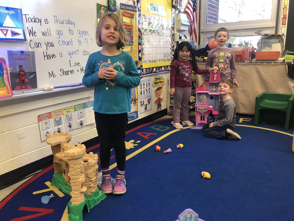 MissSharonCohen's tweet photo. AM Q centers were quite fun!!!  Our queens tea party, turning a Q into a quilt, playing with queens in the castles and rhyming quilt squares!  @Dr_BethHoffman #thehopewellway, #HESPeech https://t.co/DDX3c1j9jV