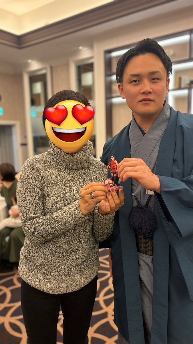 skastar441's tweet photo. 選手がいつ来るのか、いつ誰が回ってくるのか、ドキドキしソワソワしまくってました。変な汗たくさんかいた💦
んで、蓮の安定の目つぶりショットゲットん😁
#本村亮輔
#山本翔太
#長島蓮
#熊本ヴォルターズ
#PARTY_TIME https://t.co/2RfBAtWvaw