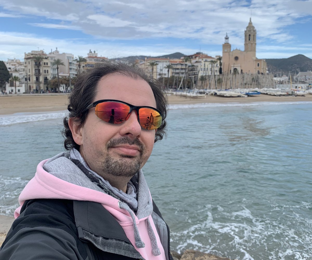 Finalitzada la mitja marató de Sitges amb un temps de 1:45:28 una cursa on s’ha de tenir molt de cap fred al tenir dues voltes i algunes pujades. Sigui com sigui el millor és saludar a totes les persones conegudes. Seguim propera estació si no falla Renfe <a href="/CursaSantAntoni/">CursaMoritzSantAntoni</a>