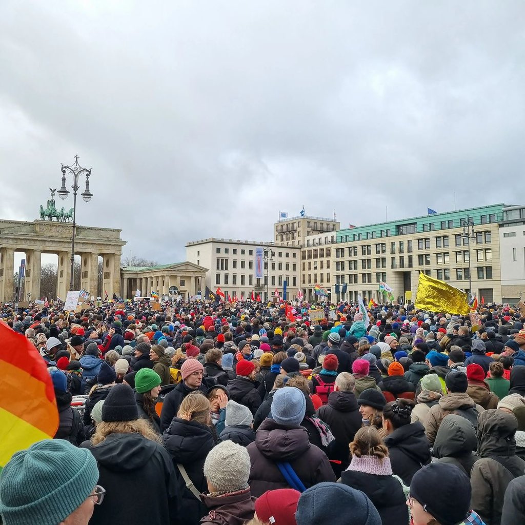 Zentrum für Politische Schönheit tweet media