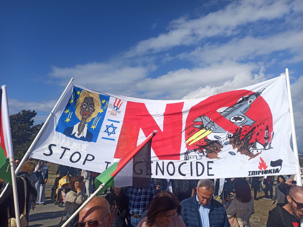 İngiltere Kıbrıs'tan Defol 
Kıbrıs Barış Konseyi'nin çağrısı ile İngiliz Üsleri'nin Kıbrıs'taki varlığına karşı Ağrotur Üssü'ne gerçekleşen yürüyüşe Bağımsızlık Yolu olarak destek verdik.