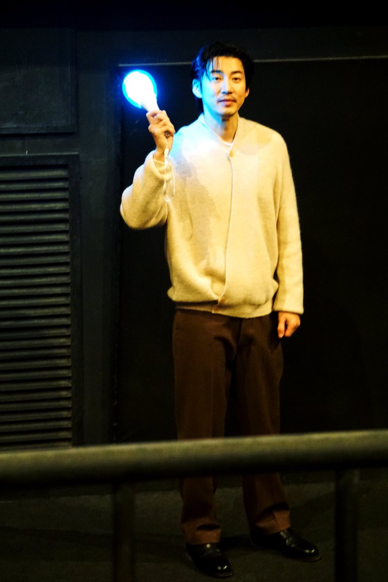 240113 god 왕십리 16:55 영화 종영 무대 인사 포토 타임 갖는 융계스 볼하트 요청 못 들었을 때 (자리 피해 주는 쭌옵) 알아듣고 장쳰 소환 중 #윤계상...