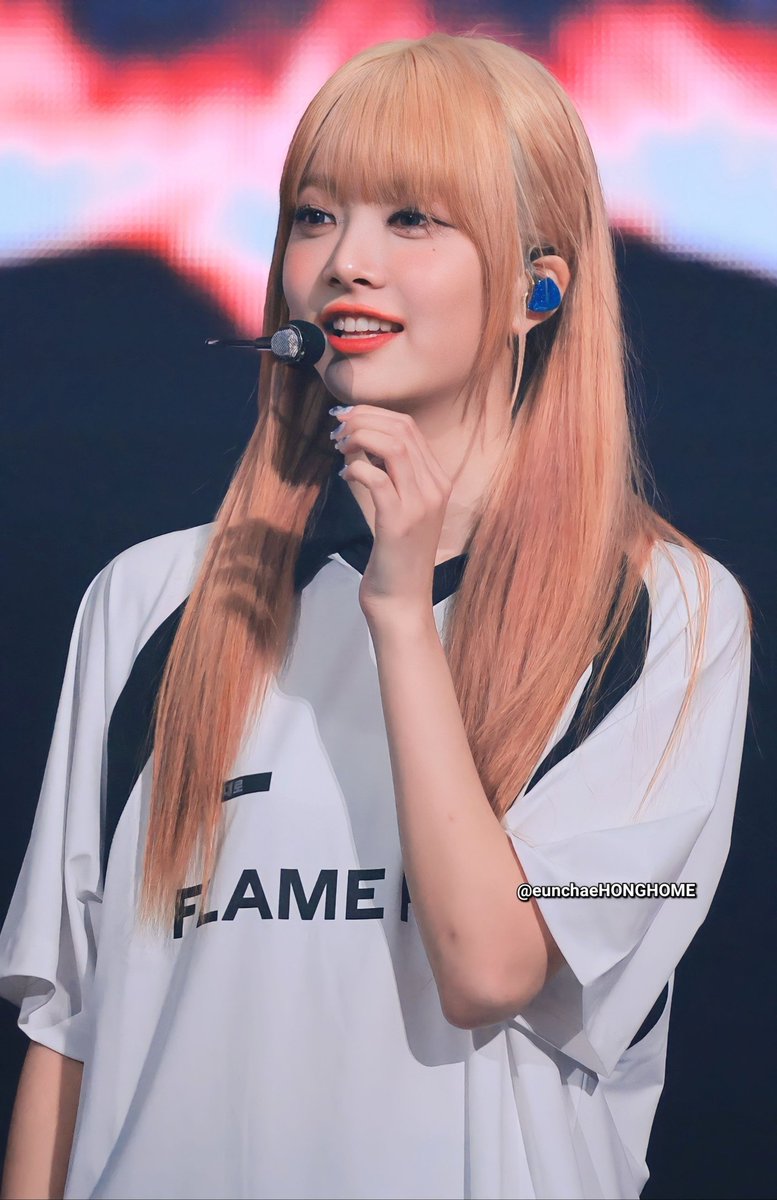 <a href="/shimjtake/">Jake.</a> ⠀️ ️
“Aduh sedih banget pastinya, tapi mau gimana lagi? Gak boleh sedih lama lama, benar engga kak? ” zena menoleh ke arah kak Ersya yang berada di sampingnya.

️️