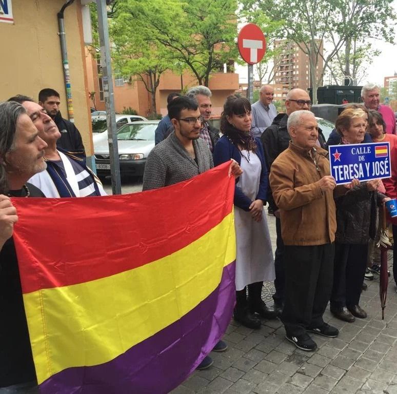 elpcm's tweet photo. ⚫ Lamentamos el fallecimiento de nuestro camarada José Ajenjo, histórico luchador antifascista de Vallecas, militante comunista (@PCE_Vallekas), y miembro del Ateneo Republicano.

Desde aquí mandamos un abrazo muy grande a la familia 💜

Que la tierra te sea leve, camarada 🌹 https://t.co/k6Dt0gXNJZ