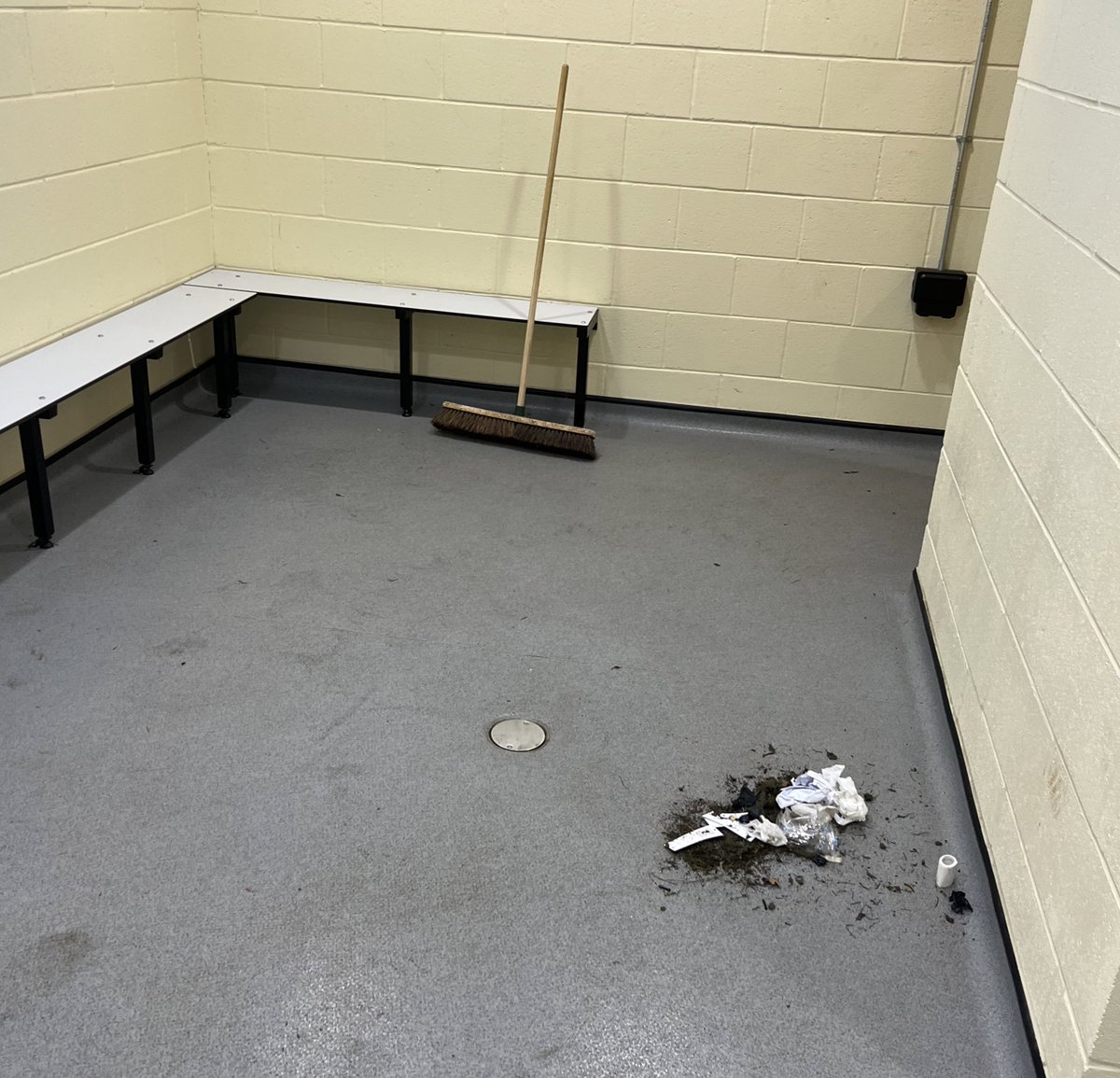 Not the best day. Beaten by a side that wanted it more. 

Best of luck to <a href="/The_Manor_FC/">The Manor FC</a> for the rest of the season. Even left the changing rooms tidy. 👏👏. 

Nothing decent from us today so enjoy their good work. 

Bradley ⚽️ 
Mom: Shirley.