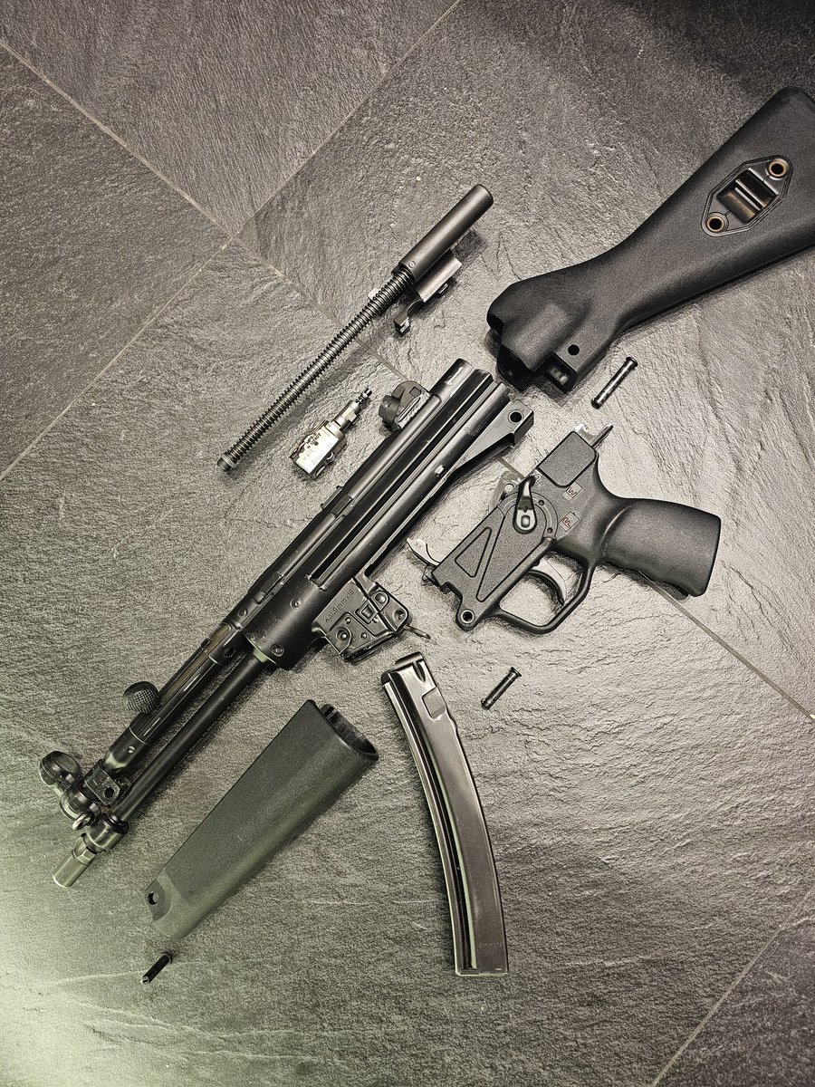 A clean #MP5 is a functional #MP5 👉💪 #9x19 #HK #SMG