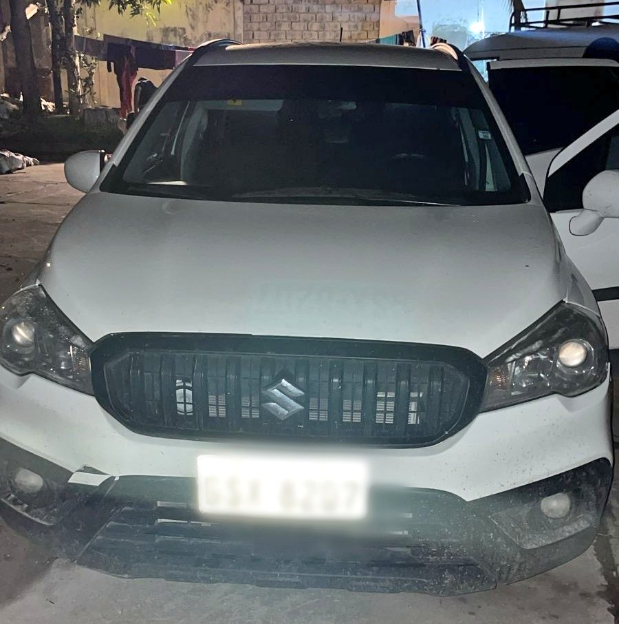 NEUTRALIZAMOS A UNA ORGANIZACIÓN TERRORISTA 

Integrada por 5 sujetos, mediante allanamiento en flagracia a un domicilio en Los Ceibos, #GYE.

Tras registro al inmueble se encontraron:

- Arma de fuego
- Cartuchos
- Alimetadora de fusil 
- Cápsulas detonantes 
- Vehículo