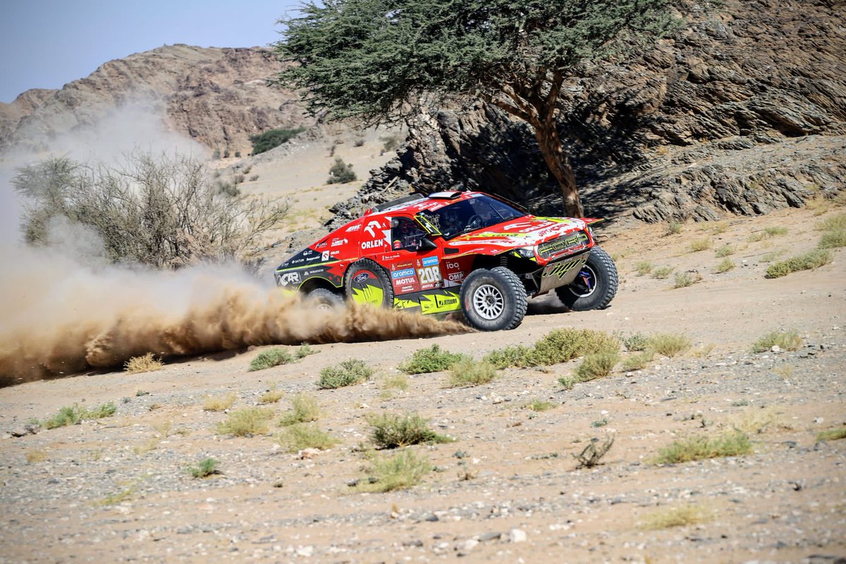 ProkopOfficial's tweet photo. P12 today and P6 overall but what a crazy start into second part of @dakarrally with Stage 7! π°π€― Shrek made some troubles from the half of the stage so we are happy to be in the finish after nearly 500 racing kms today!
@TeamORLEN
#mpsports #martinprokop #goshrek #teamorlen https://t.co/xai602ZQJT