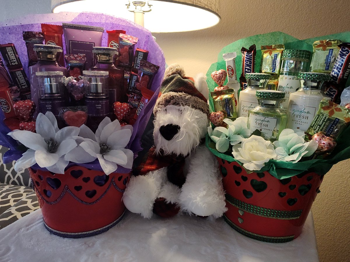 giftsbyreshanda's tweet photo. Happy Valentine's Day Collection
The Las Vegas Valentine's Day Experience....
Order Early @LVAces
Free Local Las Vegas Delivery
EasyPay Layaway Options
#basketsbyreshanda
#ValentinesDay #justforher #LasVegas
Order On Facebook........
https://t.co/ebHLf6jg9O https://t.co/pcaeShtxAX