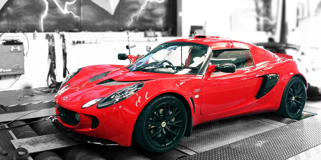 ViezuTech's tweet photo. This #SupercarSunday we bring you this from the heart of Norfolk, this fiery red Lotus Exige, being put through its paces on our dyno.

#viezu #viezutuning #poweroutput #carupgrades #customtuning #performancetuning #ecutuning #ecuremapping #performancemap
#Supercar #Sunday https://t.co/DqgfELgQem