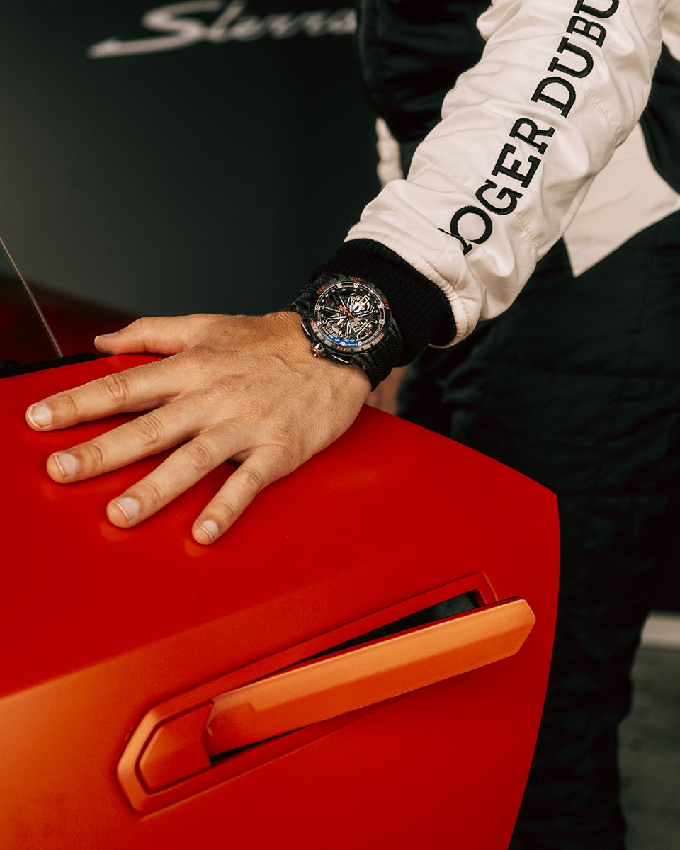 Immerse in the multi-dimensional design of the Excalibur Spider Flyback Chronograph.
Accelerating to yet another level, the case is crafted in lightweight carbon and matched by a ceramic bezel less likely to tarnish over time. 
Discover more: shorturl.at/nT028
#RogerDubuis