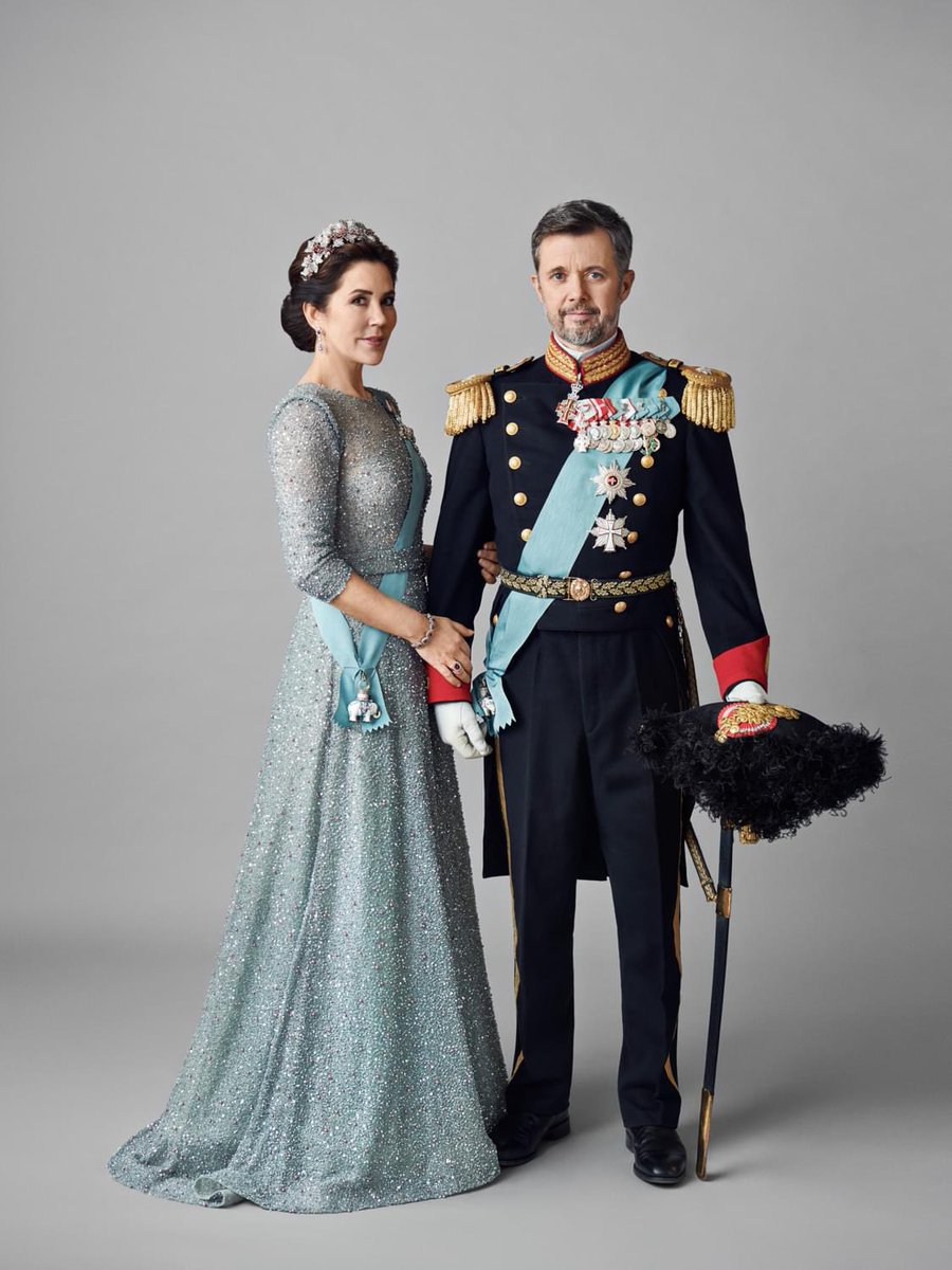 Dvalin_Gaming's tweet photo. Today, Denmark welcomes its new king and queen! #Denmark #Monarchy #RoyalTransition ๐ฉ๐ฐ https://t.co/Ph3Vl3SFQT