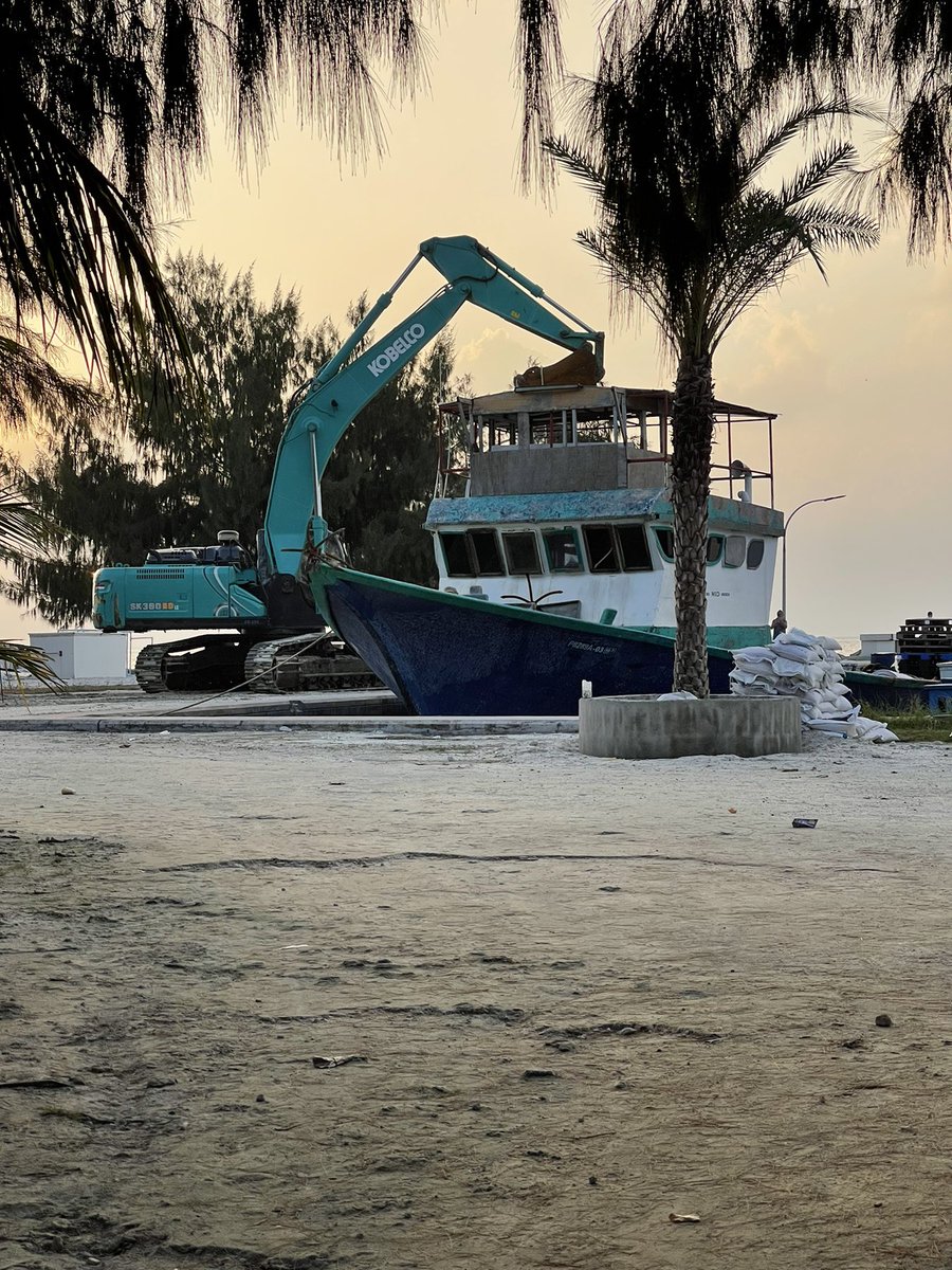 އަޅުގަނޑުމެންގެ ރަށް ކިތަންމެ ކުޑަ ނަމަވެސް އަދި މީސްކޮޅު ކިތަންމެ މަދު ނަމަވެސް ރަށުގެ ޕްރޮޖެކްޓަކަށް ގެނެސްފައި ހުރި އެއްޗެހި ރަށުން ބާލައިގެން ގެންދާނަމަ ރަށު ކައުންސިލަށް އެނގެންޖެހޭނެ ކަމަށް އަޅުގަނޑު ގަބޫލުކުރަން.