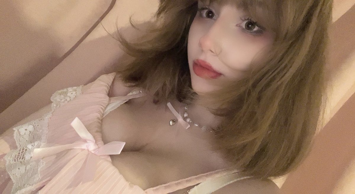 samaa798's tweet photo. me or the ps5 🎀
#nsfw #cutensfw #nsfwtwt #blonde #bigboobs https://t.co/7B4VZz3qNH