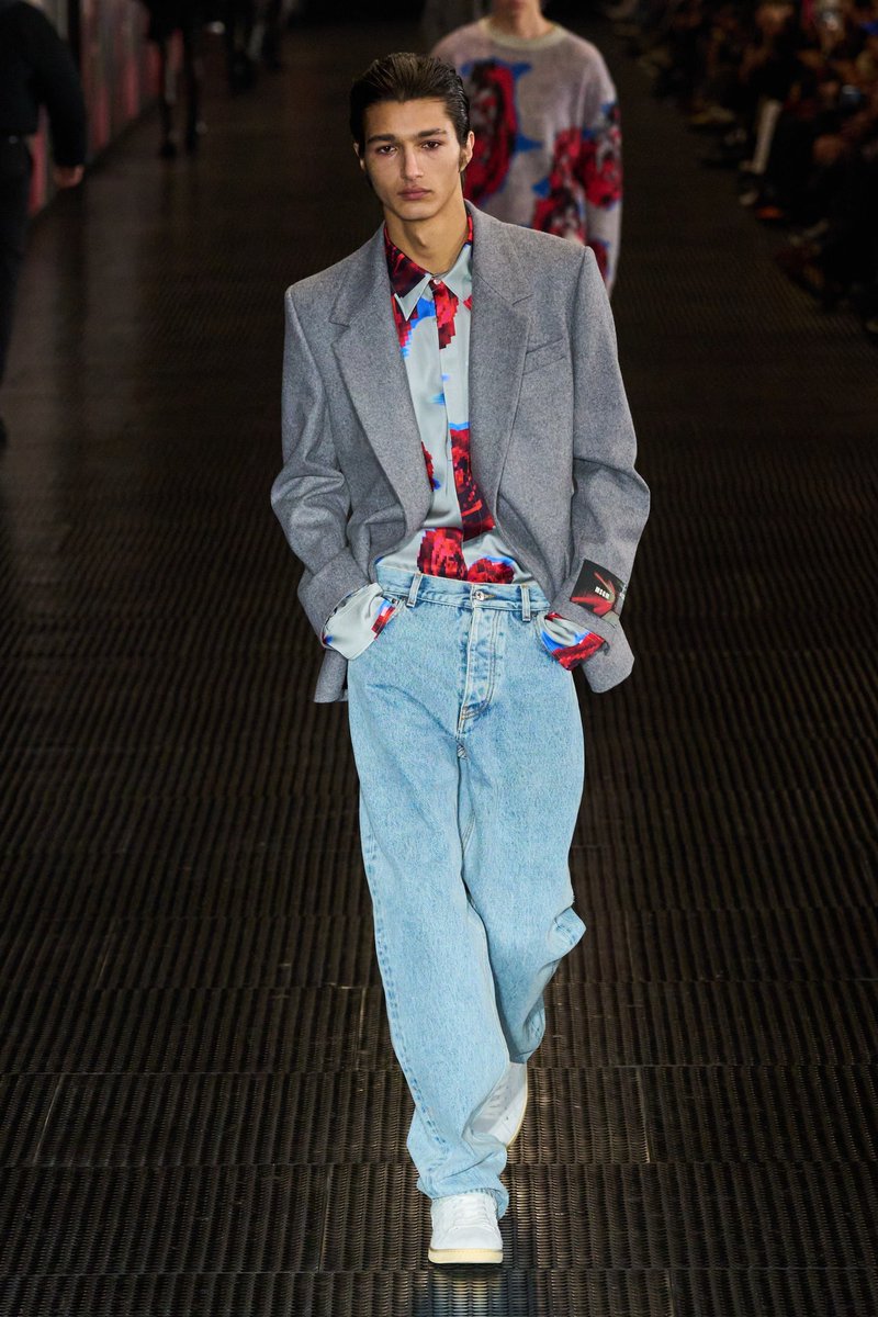kendam_com's tweet image. MSGM Fall Winter 2024-2025 Menswear collection fashion show at Milano Men Fashion Week FW24 (January 13, 2024) kendam.com/news/fashion-s… 

#MSGM #Menswear #FW24 #AW24 #Runway #MilanoMen #FashionWeek #Kendam