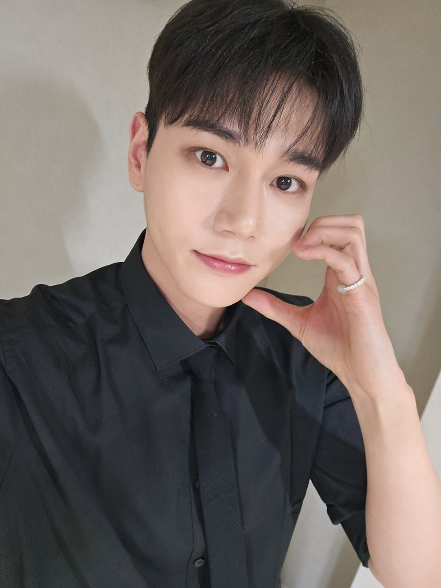 dna_enter's tweet photo. 오늘 하루도 감사합니다!
우리 수요일 도쿄에서 만나요!!!!!!!

#멋진녀석들 #greatguys #그레이스 #grace #deepinlove #딥하게 #그레이스사랑해 #Grace_I_love_you #grace愛してる https://t.co/MX43nMTxKt