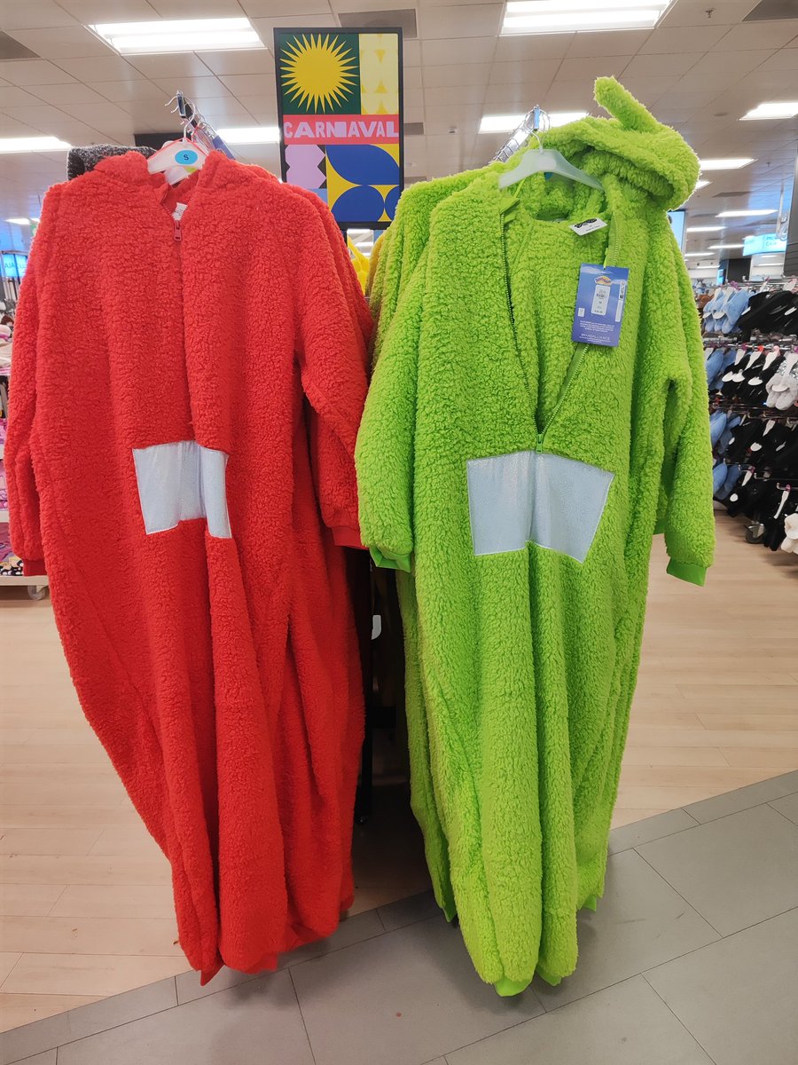 Armstrong_Girl's tweet photo. Gentecita, que en Primark han traído disfraces/pijamas de los Teletubbies.

Quién no se monte un buen carnaval este año y encima vaya calentito es porque no quiere, de la cabalgata directamente a acostarte 🤣🤣. https://t.co/szGAx8GRQ2