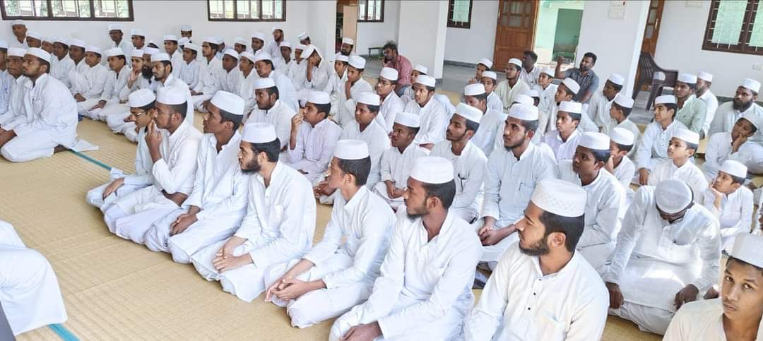 tmmkhqofficial's tweet image. தேனி மாவட்டம் பெரியகுளத்தில் இயங்கி வரும் ஜாமிஆ அல் அஷரத்துல் முபஷ்ஷரா இறையியல் கல்லூரி மாணவர்களுடன் மனிதநேய மக்கள் கட்சி பொதுச்செயலாளர் ப.அப்துல் சமது MLA கலந்துரையாடினார்.
@abdulsamadmmk

#mmkitwing #mmkmla #abdulsamadmla