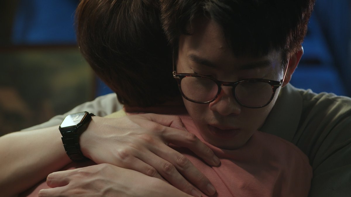 GMMTV's tweet photo. "ผมจะไม่ทำให้กุ๊กร้องไห้อีก แต่กุ๊กรอผมนะ"

#CookingCrushSeriesEP7
@off_tumcial @AtthaphanP https://t.co/I7i1pOWGKZ