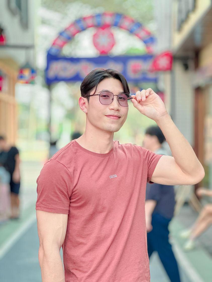 Surapass11's tweet photo. เรียบร้อยๆ น่ารักๆ หน่อยครับวันนี้  😁 https://t.co/aUKrs3EYmW