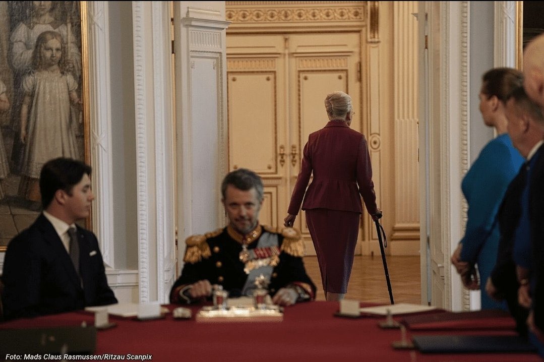 Sin duda, esta es la foto de hoy; abdicación y proclamación en Dinamarca. #Margarita #Federico