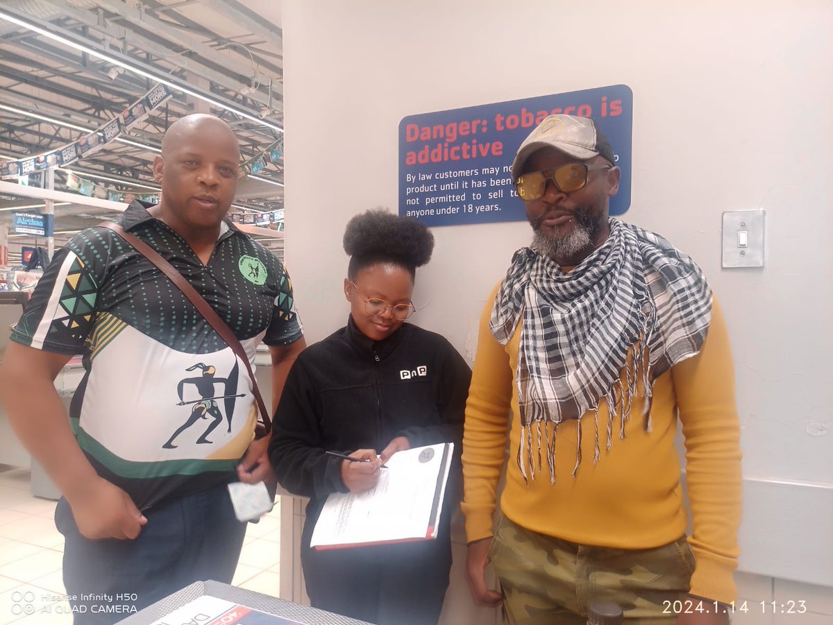 ArsandaAugust's tweet photo. @ChrisEcxel102 Wena Chris uzongqhatha neMama, angsafile kanjena insini?!🤣🤣🤣 Awube ubuka Lana kodwake. https://t.co/cbakJIJeE1
