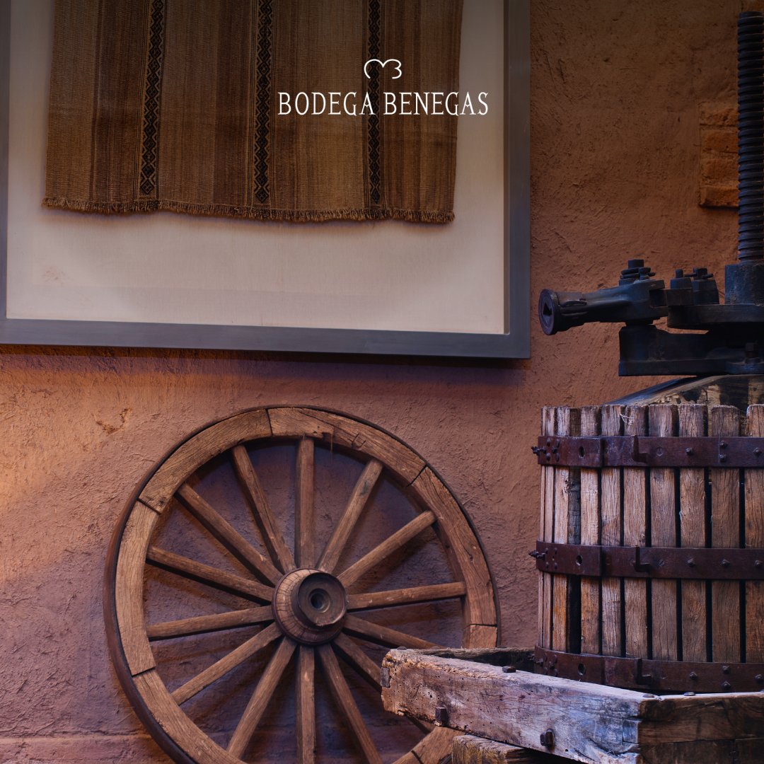 ⚜️Vení a conocer la historia de la industria vitivinícola mendocina. 

⚜️Un edificio histórico, vinos marcados por la excelencia y guías apasionados por mundo del vino te esperan en Bodega Benegas.

RESERVAS

📧 turismo@bodegabenegas.com 

📱+54 9 261 6083470