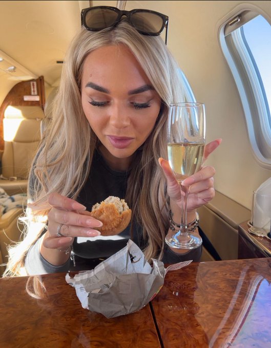 Home from the best trip,  back to the grind.  Busy week ahead 🥲 https://t.co/RTqtD2Knst