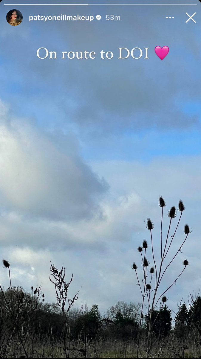 hollywillslove's tweet image. They style team of the style queen are on their way! 👗💇🏼‍♀️💄💅🏻✨

It’s definitely happening then. 😆

#PreciousCargo #GuessTheDress #HollyWilloughby #DancingOnIce