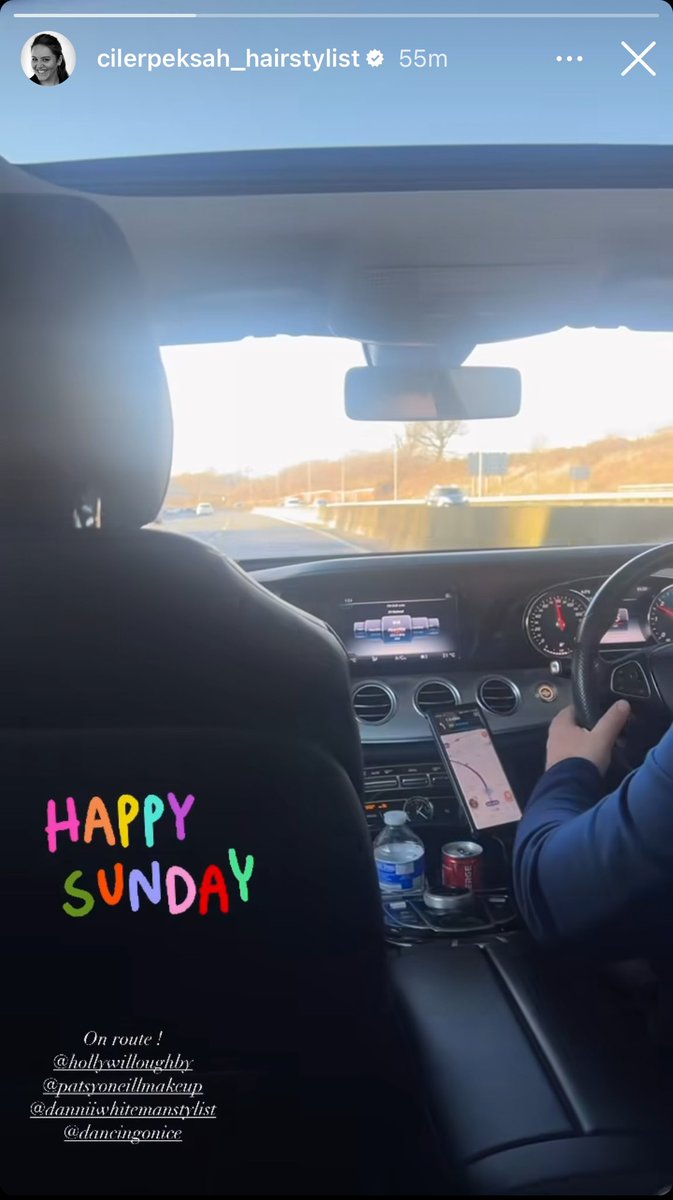 hollywillslove's tweet image. They style team of the style queen are on their way! 👗💇🏼‍♀️💄💅🏻✨

It’s definitely happening then. 😆

#PreciousCargo #GuessTheDress #HollyWilloughby #DancingOnIce