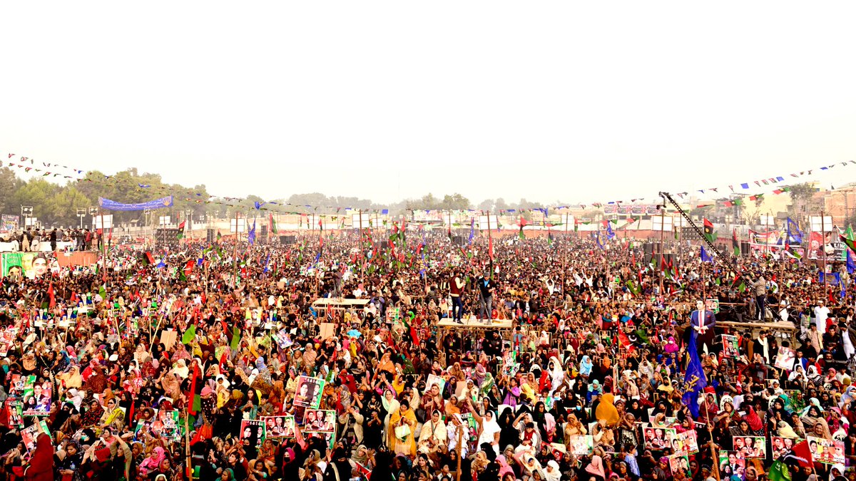 BBhuttoZardari's tweet photo. Thank you Khairpur! We are campaigning on a platform that promises to raise the poor, the marginalised, and the working classes from the cycles of poverty they are forced into. The people of Pakistan deserve to live lives of dignity, where they can build brighter futures for their families. We promise to help them do just that. On 8th February choose a Pakistan that works for everyone.