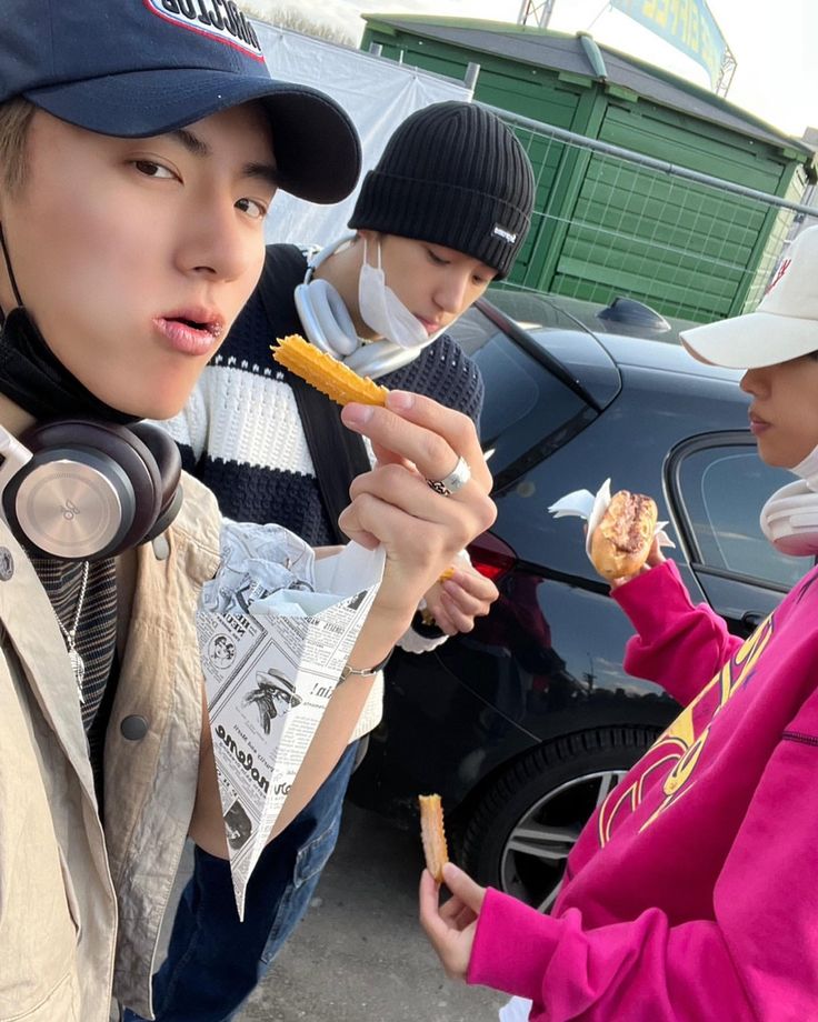 theboyzloops_'s tweet photo. ｡⁠☆ user WE_THE_BOYZ random photos pt. 3 ; a thread ★ https://t.co/qH0e5tqT8T