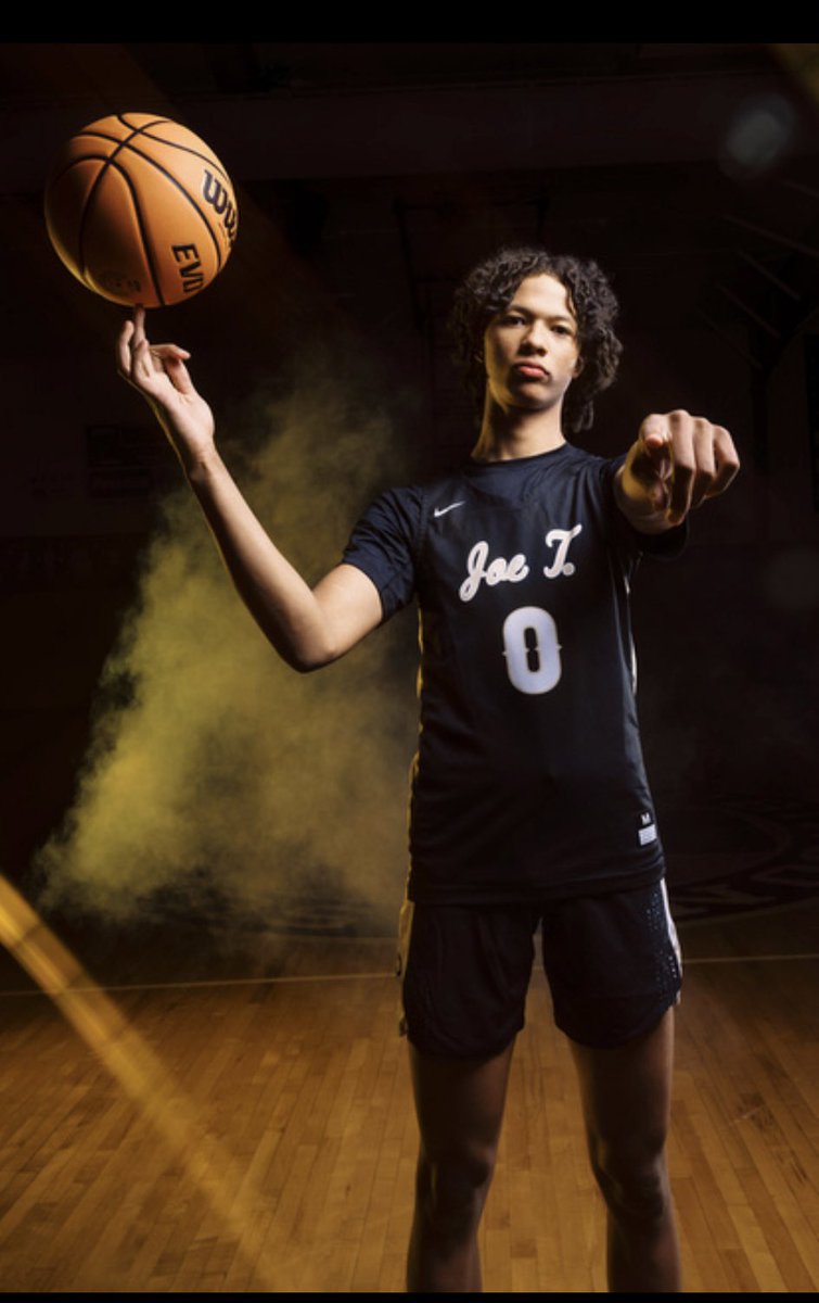 Robinson Basketball tweet media