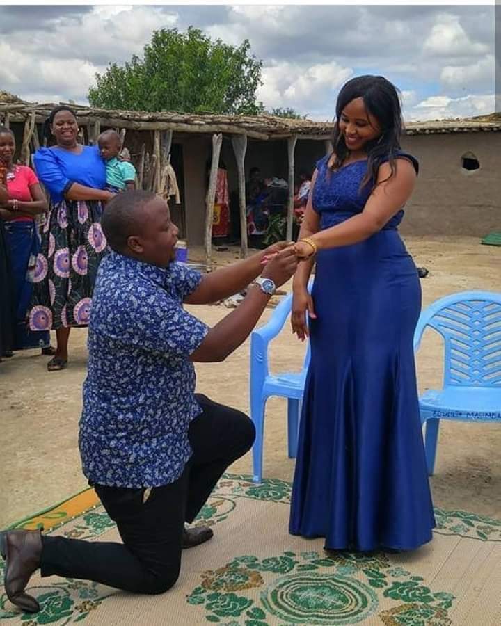 Ni sawa mwanaume apige goti au mwanamke wakati wa kuvishwa Pete 😇