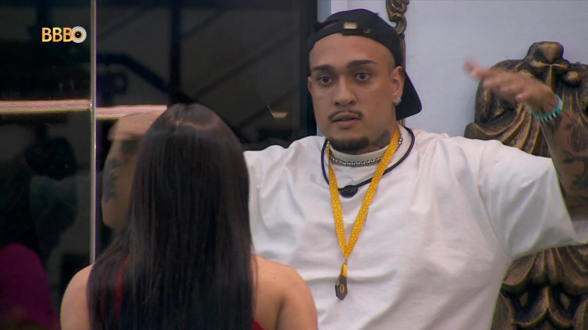 centralreality's tweet image. Bin Laden disse que só comprou que a Isabelle era falsa.

Isabelle disse que não foi falsa com ele, até porque eles nunca foram amigos: "Você é um sonso e você sim é manipulador!" #BBB24