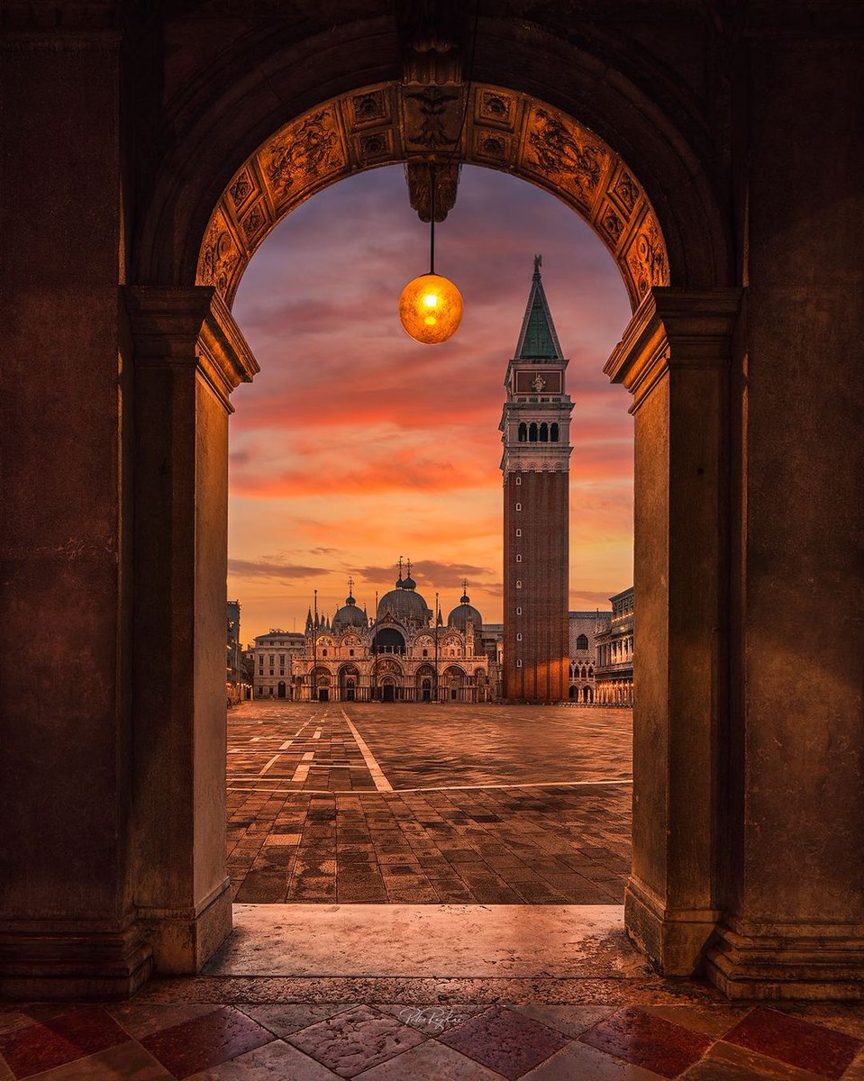 JamesLucasIT's tweet image. The beauty of Venice at dawn