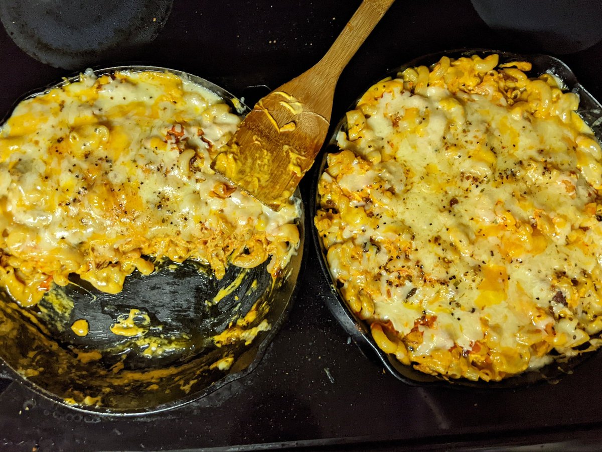 Adam Bradford (@badeyeadam) on Twitter photo CW: #Food
The best you'll ever have Buffalo Mac pairs perfectly with the #NFLPlayoffs, inspired by <a href="/eatSMAC/">Saritas Mac & Cheese</a>.
(Pay no attention to the mess - I make a big one when I cook.) CW: #Food
The best you'll ever have Buffalo Mac pairs perfectly with the #NFLPlayoffs, inspired by <a href="/eatSMAC/">Saritas Mac & Cheese</a>.
(Pay no attention to the mess - I make a big one when I cook.)