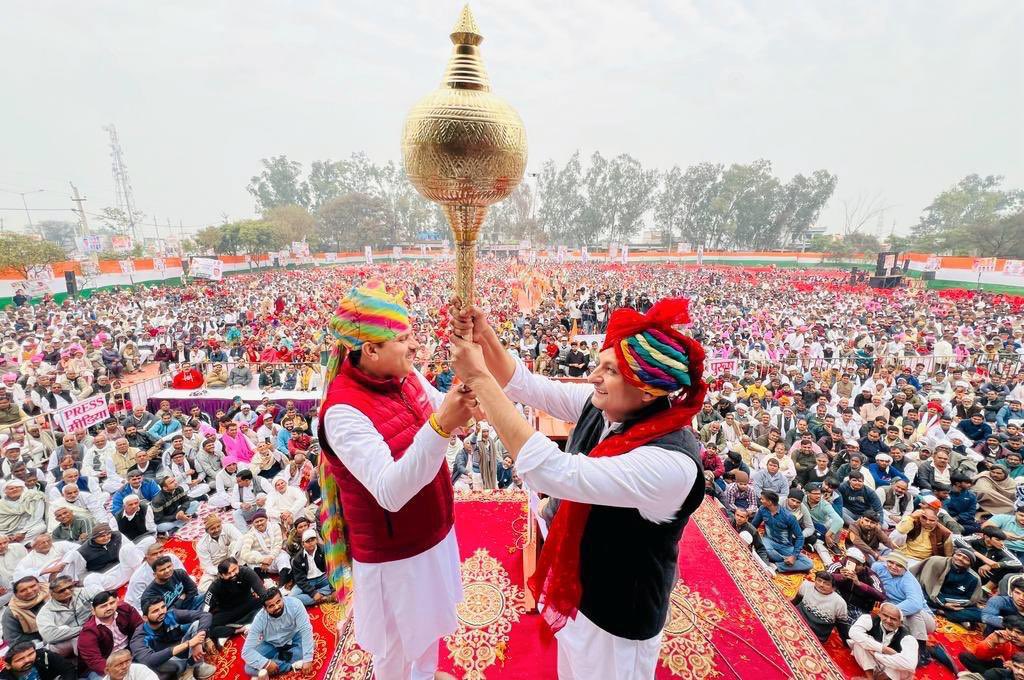 DeependerSHooda's tweet photo. माछरौली गाँव में बादली की सफल ‘जन आक्रोश रैली’ के लिए हमारे लोकप्रिय विधायक, प्रिय भाई @MLAKuldeepVats जिन्होंने इस कार्यक्रम के लिए दिन रात मेहनत की और सभी कांग्रेस के साथियों को फिर बधाई। https://t.co/8U0T5ACMYC