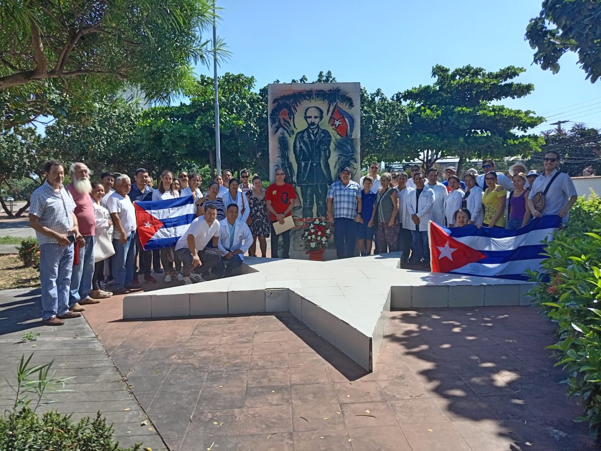 En plazas y avenidas alrededor del mundo, compatriotas y amigos de #Cuba se reúnen en una jornada #MejorSinBloqueo, en defensa de esta Revolución 'Con todos y para el bien de todos', faro de dignidad y humanismo.