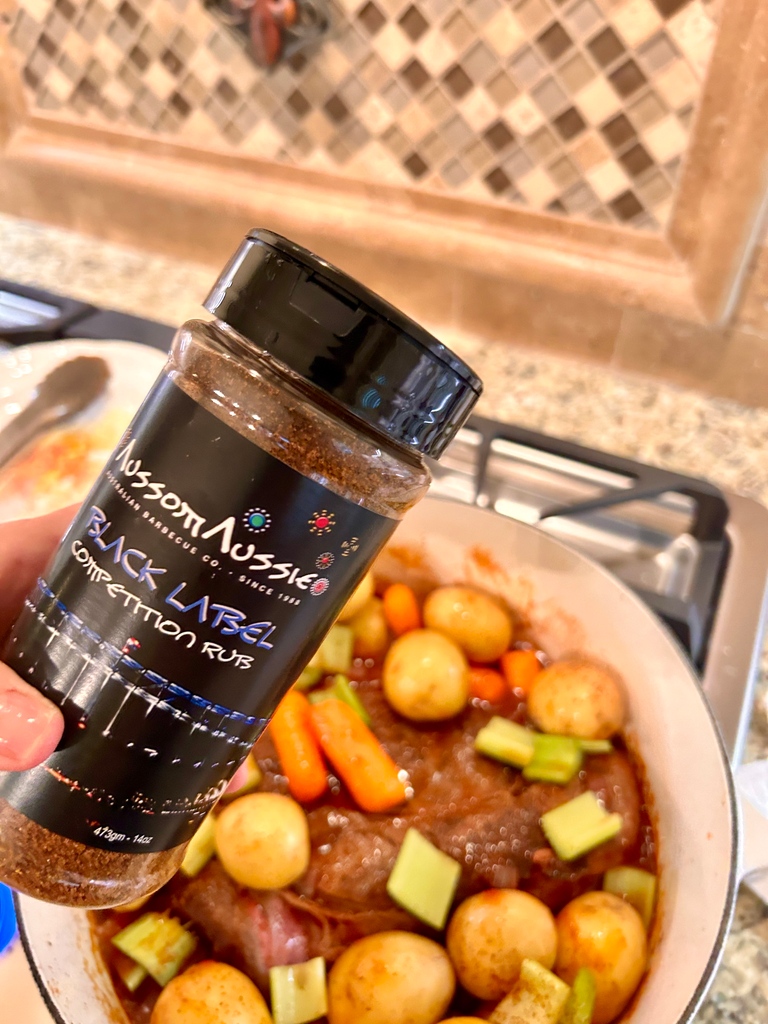 AussomAussie's tweet image. Sunday pot roast using our Competition Rub for the best savory flavor! Thanks to our mate for sharing this classic dinner! Our Competition Rub seasoning boosts and intensifies the meaty flavor. Cheers Mate! #SundayDinner #TrueBlue #SpiceRub #BBQLife #spicesquad #seasoninglove