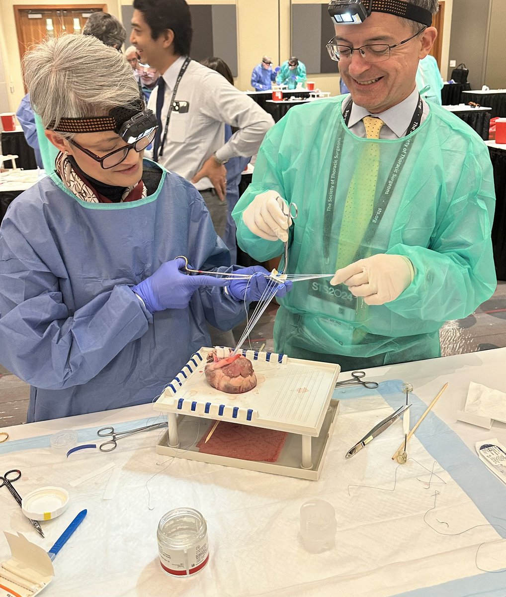 Hands-on course faculty on annular root enlargement with master surgeon @BoYangMD today at @STS2024 ! @KarenMKimMD1 @PujaKachroo @TsuyoshiKaneko1 @MicheleRush23 @MarcMoonMD @STS_CTsurgery