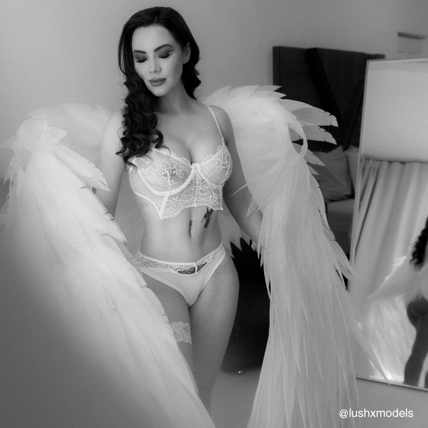 LushXModels's tweet photo. Love Szn ❤️🌹💋
https://t.co/bELfPm9dg9
#lovelanguage #loveseason #valentinesday2024 #valentinesday #lushmodels #uk #london #manchester #cute #pretty #lingeriemodel https://t.co/3NZ7JvY4bj