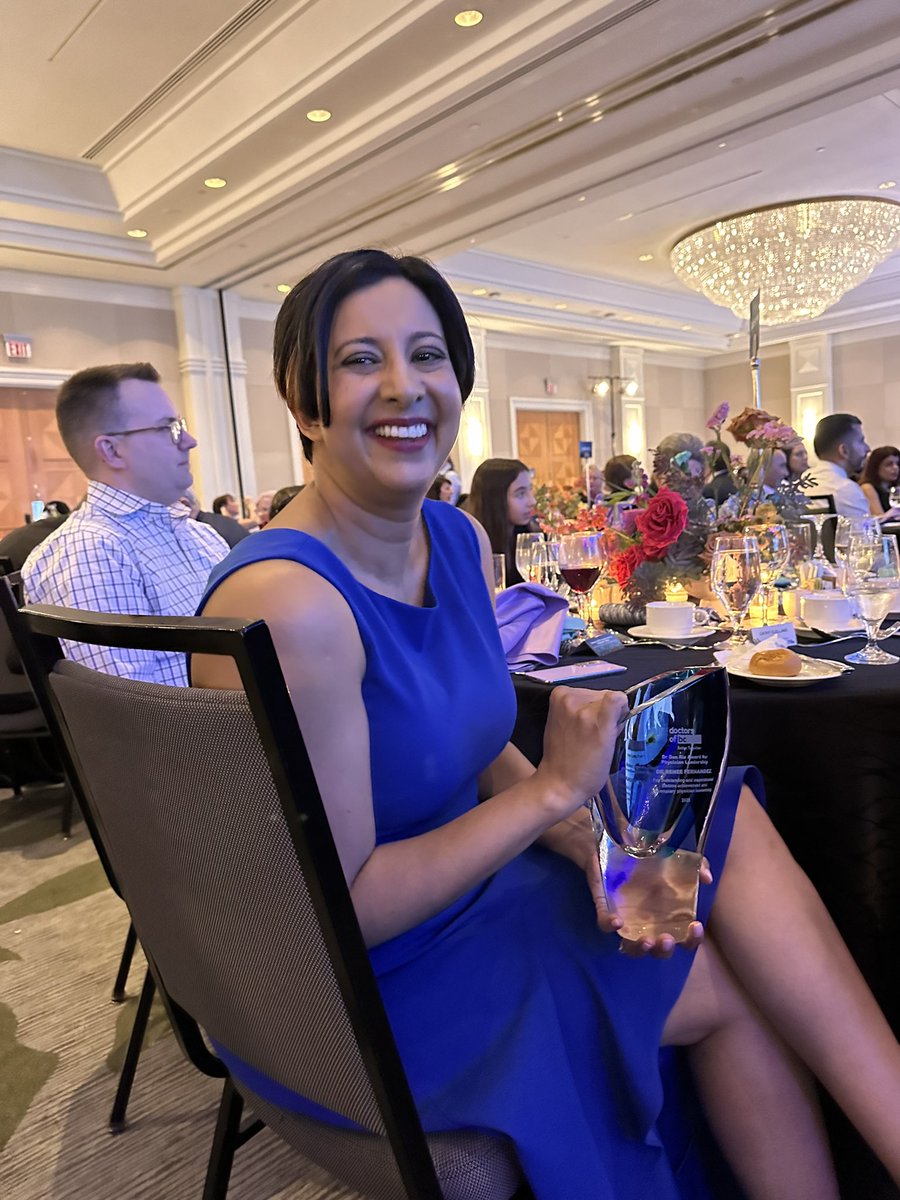 drmzeineddin's tweet photo. Such an honour sharing the recognition with such change makers of our bc health care system. Thank you @DoctorsOfBC 🙏🏻 and congrats to @BCFamilyDoctors yayasisters 💕 https://t.co/ywPmA4SMNA